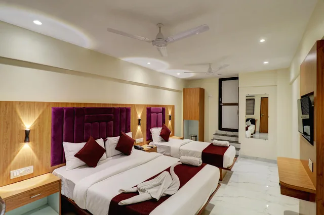 غرفة قياسية ثلاثية، Hotel Kurla Residency 1/1