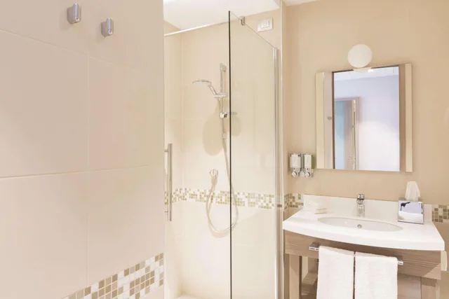 غرفة عائلية بسرير كوين، HAMPTON BY HILTON ROME EAST 2/2