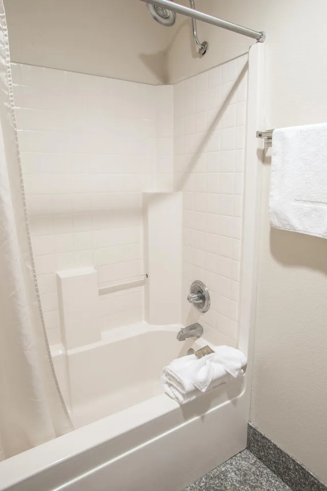 غرفة بسريرين كوين، Cedars Inn 10/10