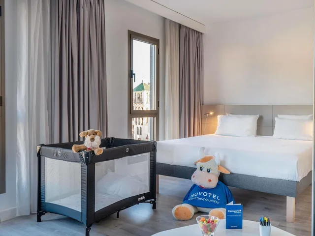 جناح بسرير مزدوج وسرير فردي، Suite Novotel Malaga Centro Hotel 1/5