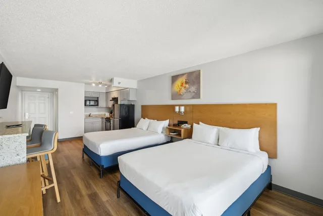 Walkout, Premier, Suite, 2 Queen Beds, Beach Front, Kitchen، Sugar Sands Inn And Suites Panama City Beach 4/9