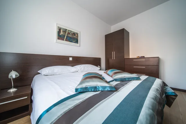 شقة بشرفة بغرفتي نوم، Pervanovo Apartments 4/10