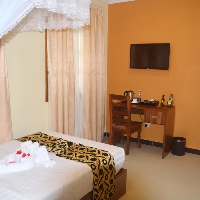 Room, Single, Private Bathroom, Spice Palace Hotel 8/10