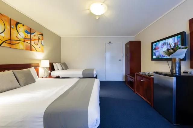 غرفة سوبيريور بسرير كينج وسرير فردي، ibis Styles Canberra 2/7