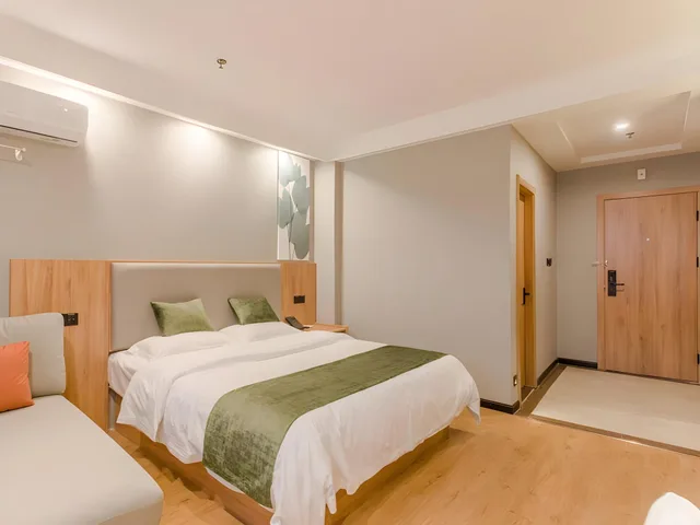 Business, Queen Bed, GreenTree Inn Hefei Yakun Building Hotel 2/2