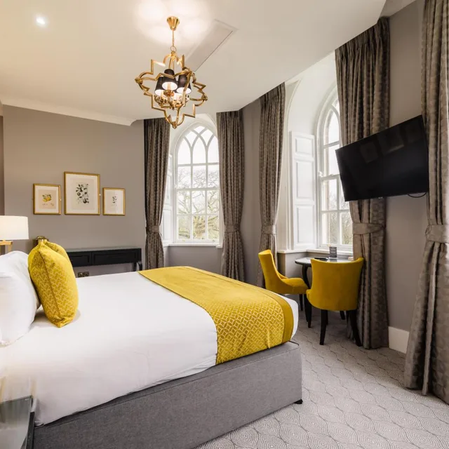 Castle, Deluxe، The Vale & Golf Club 3/10