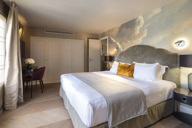 Romantic, Double Bed, Balcony, Hotel Residence Foch 3/6