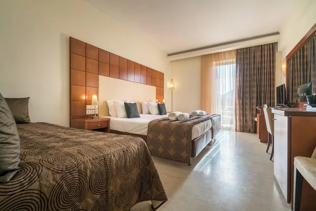 غرفة قياسية ثلاثية بسرير كوين وسرير فردي، Zante Park Resort & Spa BW Premier Collection 5/10