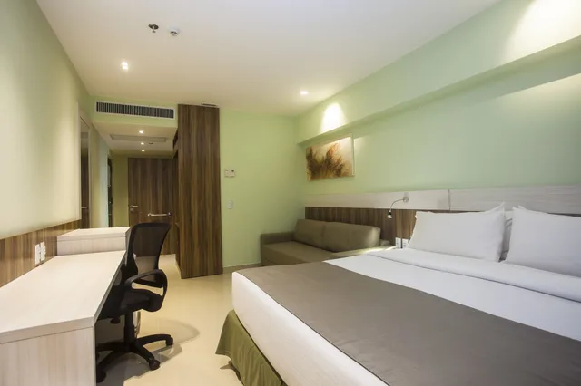 غرفة قياسية بسرير كينج مع أريكة لذوي الإعاقة، Praiamar Arena Hotel 2/4