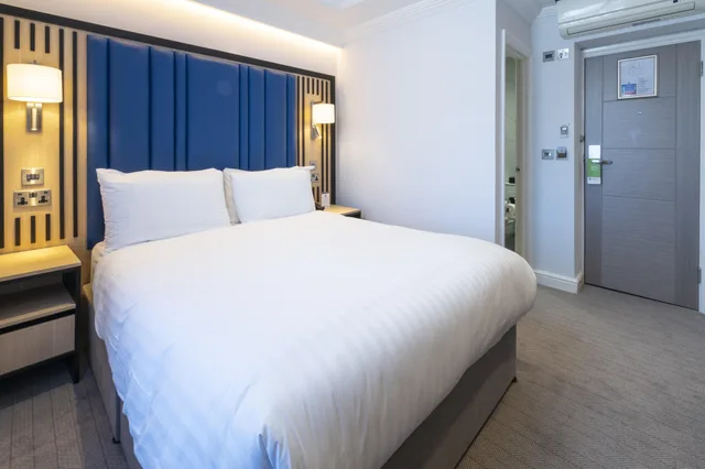 غرفة بسرير كوين، Best Western Victoria Palace 1/3