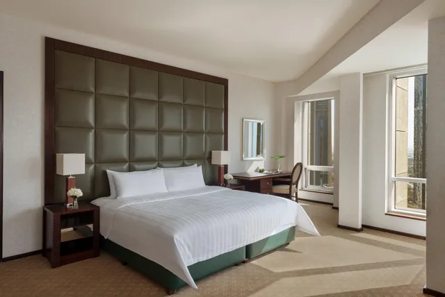شقة بإطلالة على المدينة بغرفتي نوم، Shangri-La Residences and Apartments 1/5