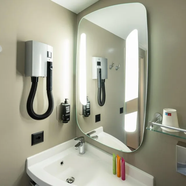 غرفة بسرير كينج، Ibis Geneve Centre Lac 10/10
