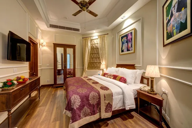 جناح بسرير مزدوج، The Astor 1/1