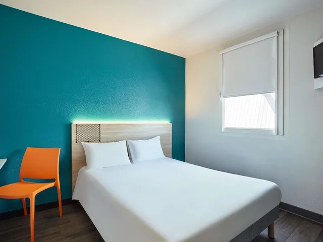 غرفة بسرير مزدوج بحمام خاص، Hotelf1 Paris Porte De Montreui 1/7
