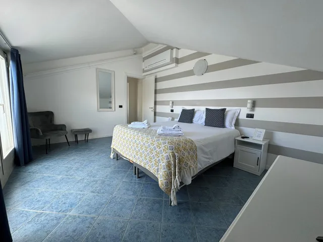 غرفة عائلية بإطلالة على البحيرة بغرفتي نوم، Hotel La Fontana 3/3