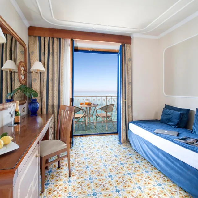 غرفة سوبيريور بسرير مزدوج أو سريرين منفصلين بإطلالة على البحر، Alimuri Bay Resort 5/8