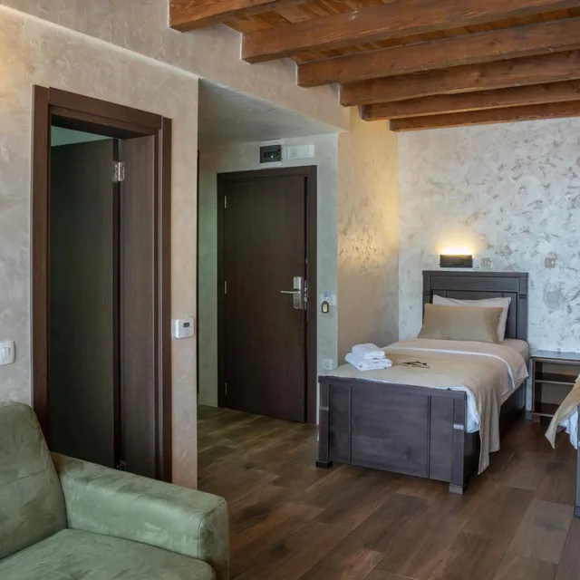 غرفة بسريرين منفصلين، Hotel Enigma 8/10