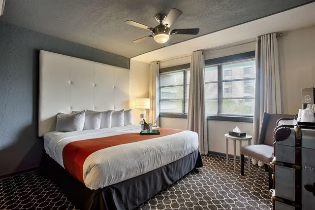 غرفة قياسية بسرير كينج، Avalon Hotel Downtown St Petersburg 1/6