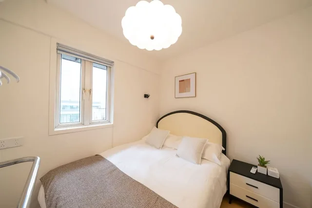 Economy, Apartment, 1 Single and 2 Double Beds، Book and Bed-People's Square 1/10