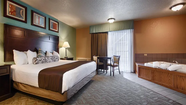 غرفة بسرير كينج، Best Western Plus Bayshore Inn 3/9