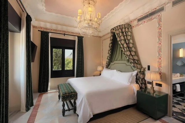 1 Bedroom, Premium, Suite, Hotel Alfonso Xiii A Luxury Collection Hotel Seville 4/10