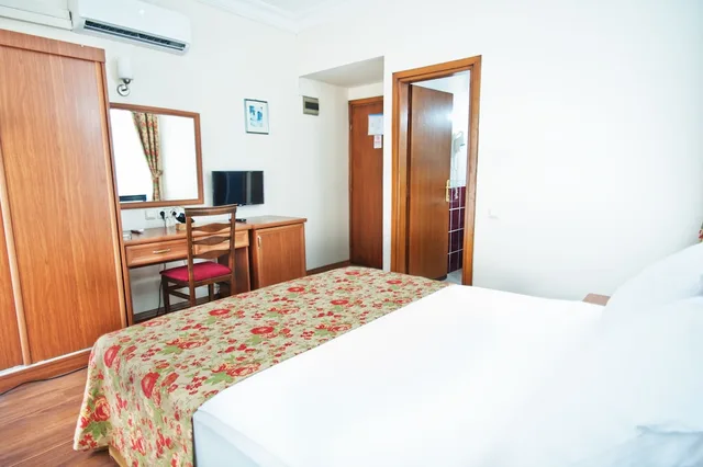 Standard, Twin Beds, Triana Hotel 4/9