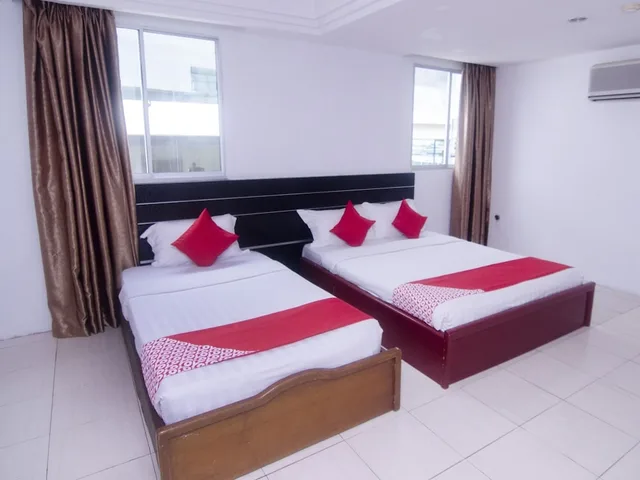 Superior, Suite, 1 Double and 1 Single Bed, Hotel O Mayfair Hotel 2/4