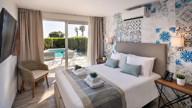 Deluxe, Suite, Private Pool, Garden Area، Leonardo Plaza Cypria Maris Beach Hotel And Spa - Adults Only 2/4