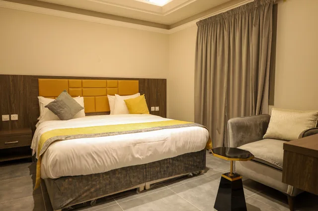 غرفة قياسية بسرير كينج، مومنتس ليفنج قرطبة(Tura Residence Qurtoba) 2/8