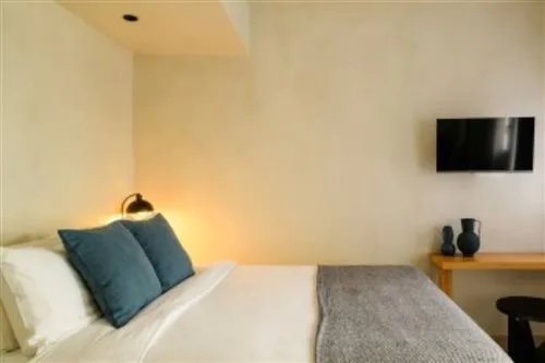 غرفة كلاسيكية بسرير مزدوج أو سريرين منفصلين بإطلالة على البحر، Andromeda Villas and Spa Resort 1/2