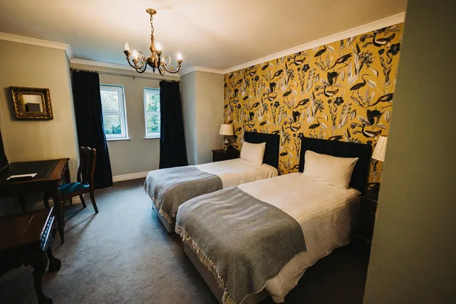 غرفة بسريرين منفصلين، Brook Hall Hotel 1/3