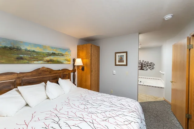 غرفة قياسية بسرير كينج بغرفة نوم واحدة، Newport Resort 2/7