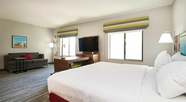 جناح بسرير كينج، Hampton Inn And Suites Salinas 2/8