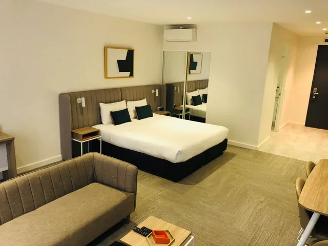 استوديو لذوي الإعاقة، QUEST MACQUARIE PARK 2/2