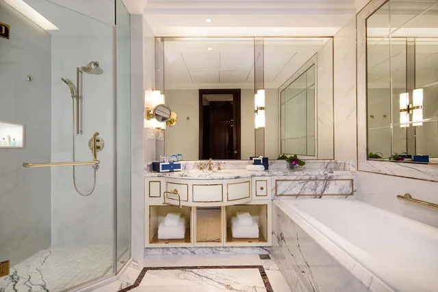 جناح تنفيذي بسرير كينج، Radisson Blu Forest Manor Shanghai Hongqiao 2/3