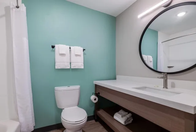 جناح بسرير كوين، ECHO Suites Extended Stay by Wyndham Houston Pasadena Fwy Pl 6/10