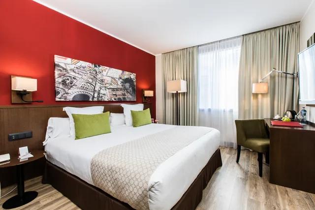 غرفة كومفورت بسرير مزدوج أو سريرين منفصلين، Leonardo Hotel Barcelona Gran Via 1/2