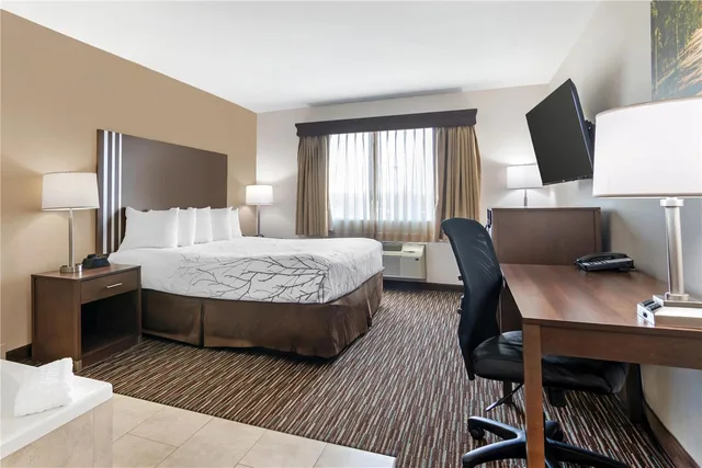غرفة بسرير كينج بجاكوزي، Best Western Brookfield 1/5