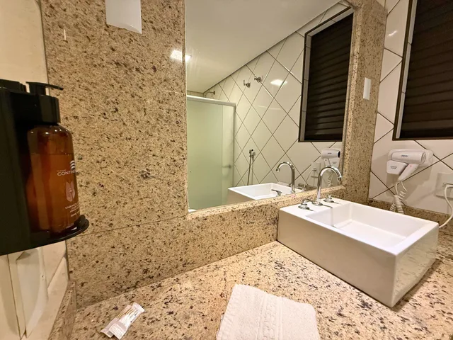Master, Triple, Twin Beds، Hotel Continental Inn 10/10