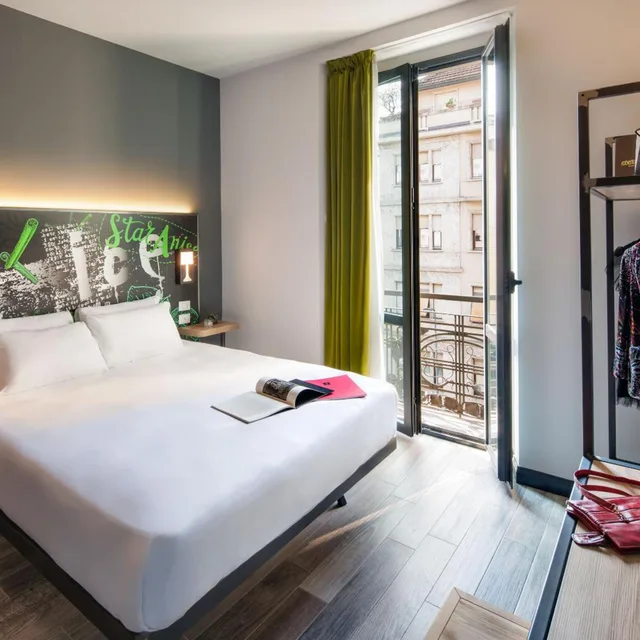 غرفة بسرير كينج بشرفة، Spice Hotel 1/9