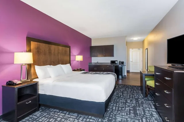 Efficiency, Deluxe, Suite, King Bed، La Quinta Inn & Suites by Wyndham Monahans 1/2