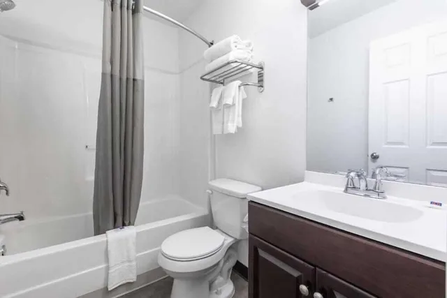 1 Full Bed Mobility Access Tub Nsmk Suite، Studio 6 Extended stay Bossier City, LA - Shreveport 8/10