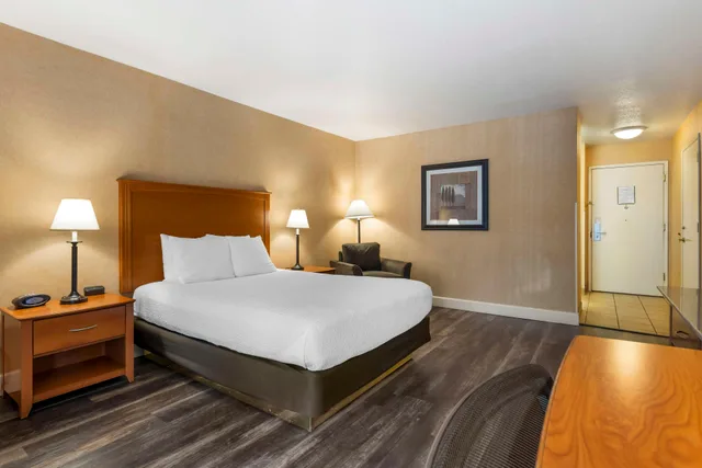 غرفة بسرير كوين، Best Western Plus Placerville Inn 1/5
