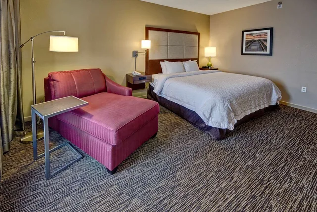 غرفة بسرير كينج لذوي الإعاقة، Hampton Inn By Hilton Dunn 2/4