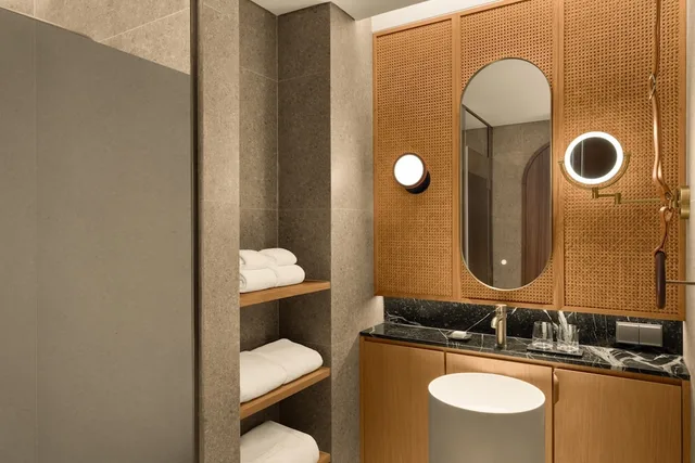 Superior, Twin Beds, Convertible Double Bed، L7 West Lake Hanoi by Lotte 4/4