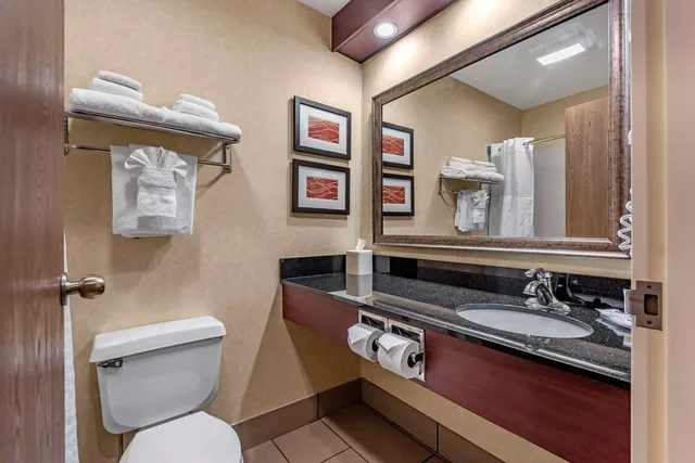 غرفة بسريرين مزدوجين، Comfort Inn Augusta Me 6/6