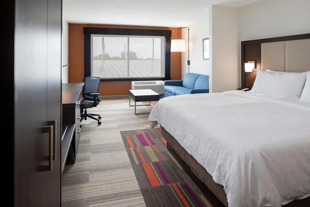 جناح بسرير كينج مع أريكة، Holiday Inn Express Suites Bourbonnais East Bradley 1/2