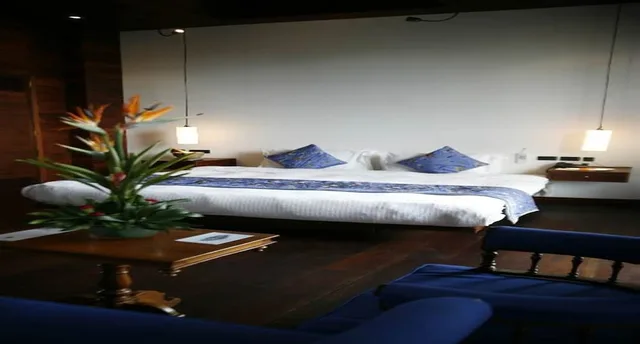 بنتهاوس بسرير كوين، Le Duplex 6/10