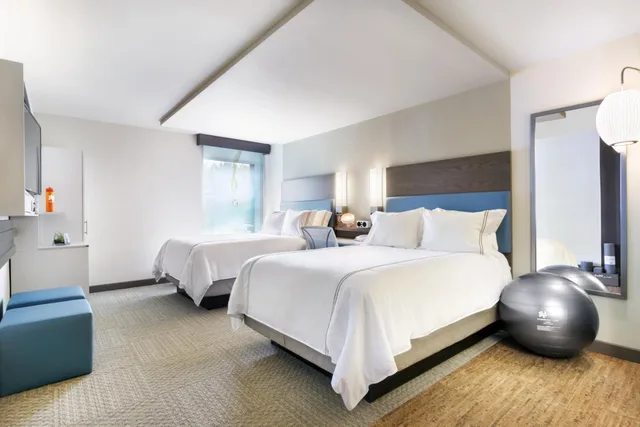 غرفة بسريرين منفصلين لذوي الإعاقة، EVEN Hotel Norwalk 1/8