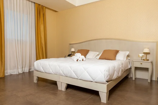 Room, Double or Twin Bed, Hot Tub, Modica Palace Hotel 2/3
